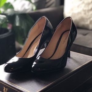 Black Gianni Bini Patent Leather Pumps